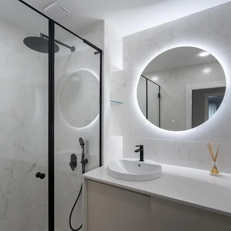 Luxury Steps From By Flat Manаger Apartment